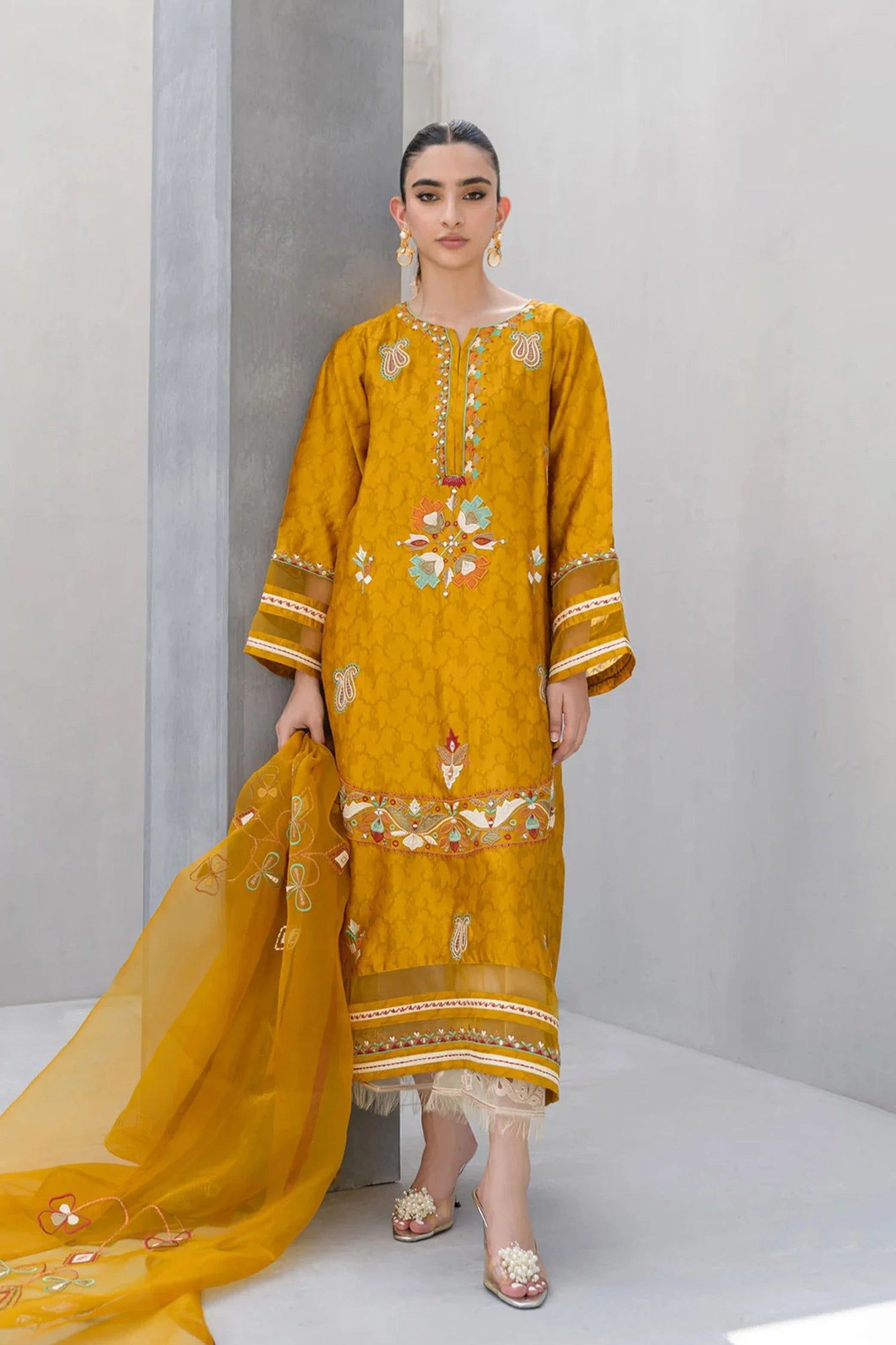 Saffron - Flairs Studio