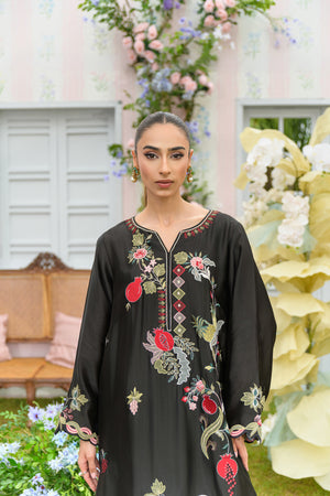 Lady in Black - Flairs Studio