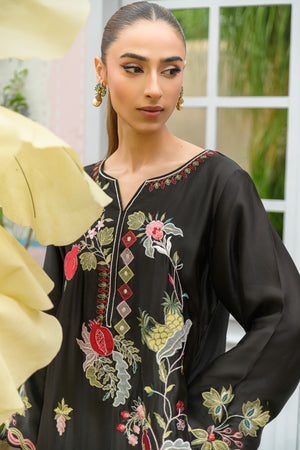Lady in Black - Flairs Studio